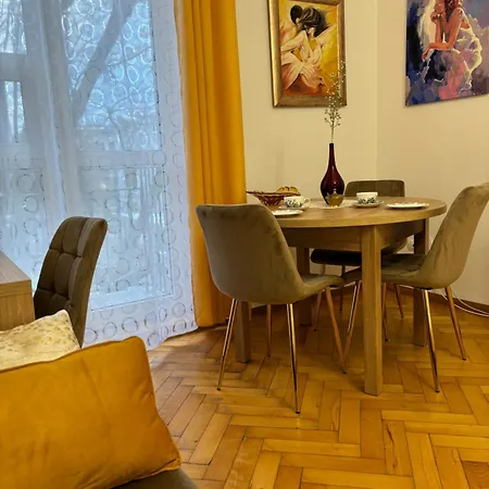 Klimatyczny Na Bielanach Przy Metrze Apartman