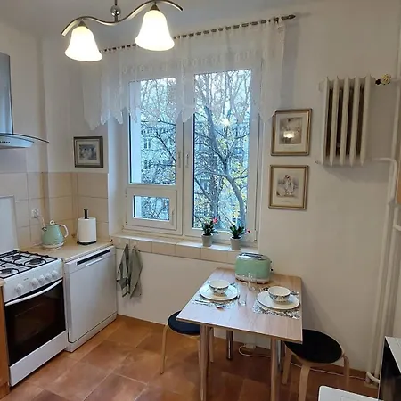 Appartamento Klimatyczny Na Bielanach Przy Metrze