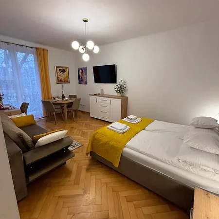 Klimatyczny Na Bielanach Przy Metrze Varsavia